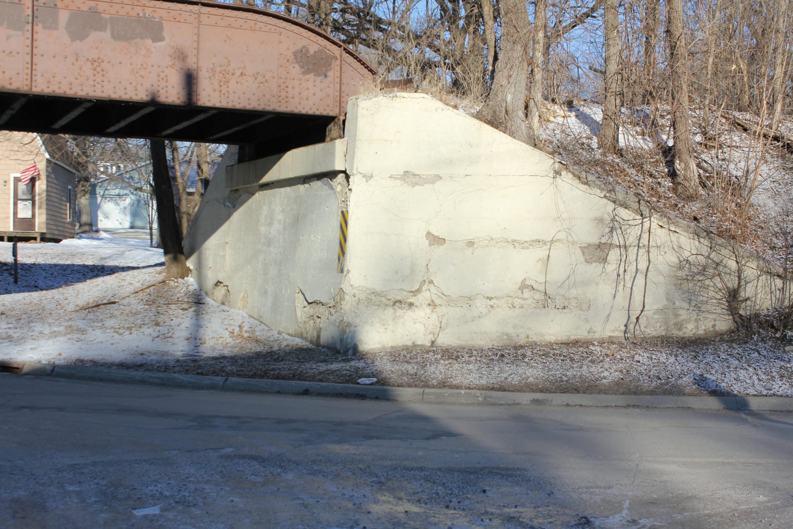 North abutment